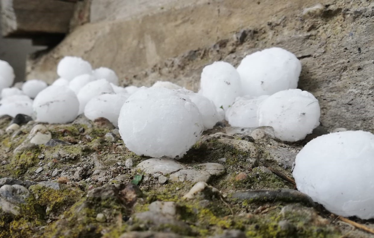 Grad Veličine Lešnika Tukao Je Duže Od 15 Minuta: Jako Olujno Nevreme ...