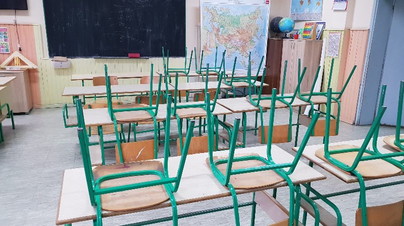 Samo su nam javili da odmah dođemo po dete: Dojava o bombama stigla na adrese nekoliko škola na teritoriji Čačka