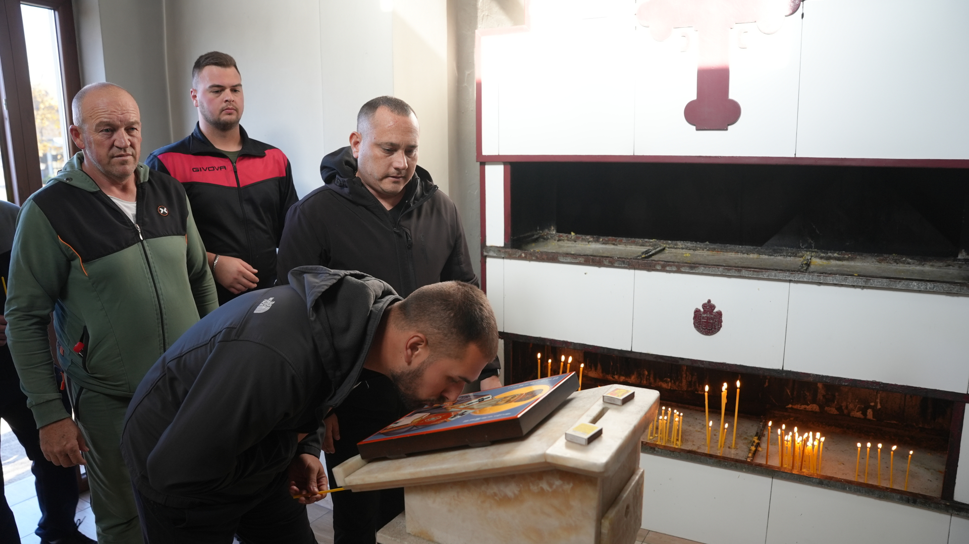 U tišini i molitvi odali počast na