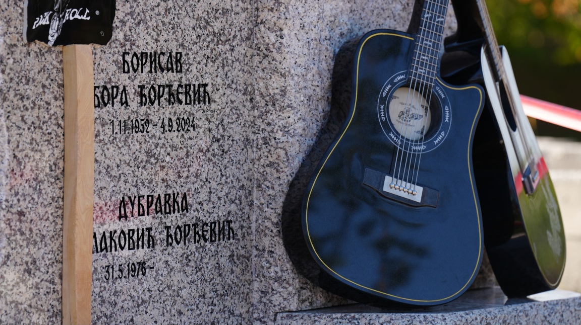 Na današnji dan rođena legenda rok muzike: Prijatelj Milan obišao grob Bore Đorđevića u Čačku
