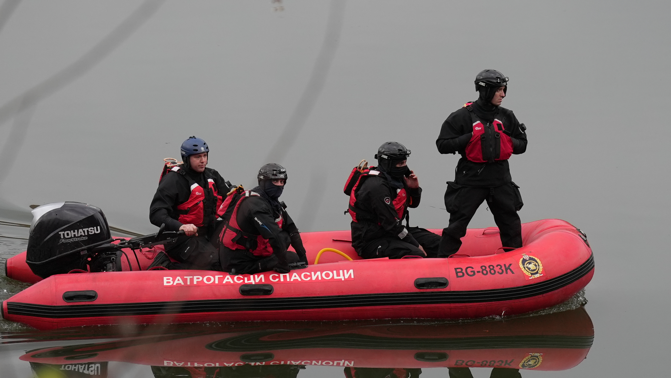 Muk u Meduvršju: I dalje nema ni traga od vozila za koje se sumnja da je upalo u jezero, spasioci ne odustaju