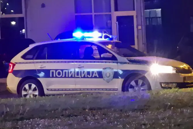 Novi Sad: Telo pronađeno u krugu škole, policija na terenu