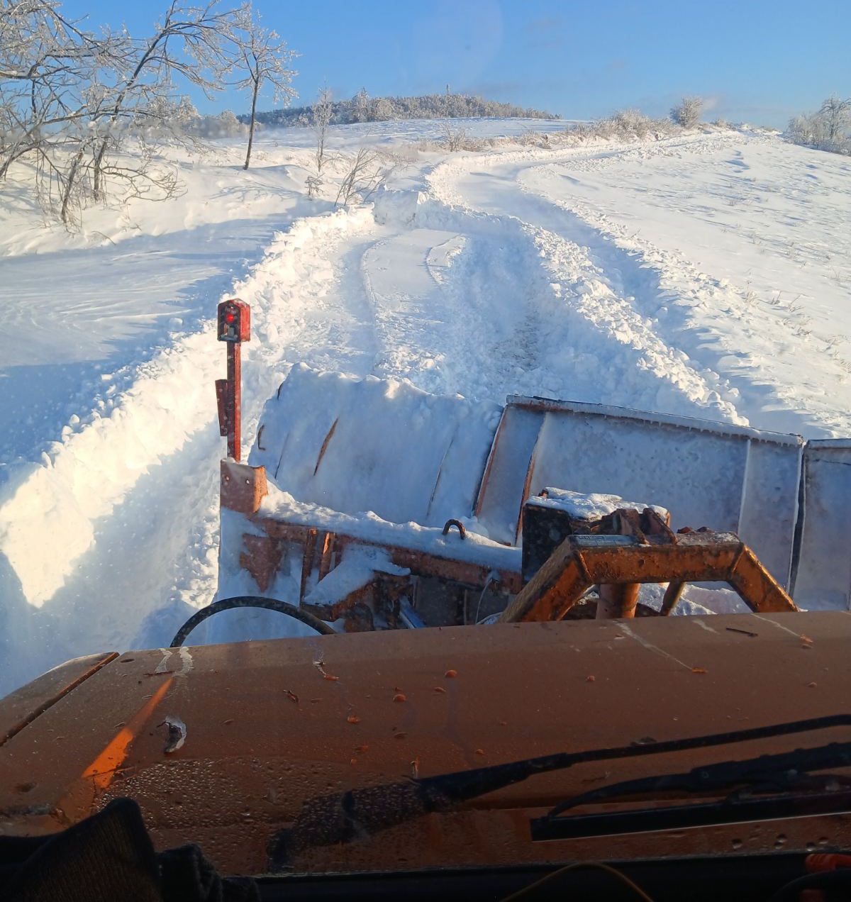 Svi putevi u Čačku prohodni, zimska služba sedmi dan neprekidno na terenu