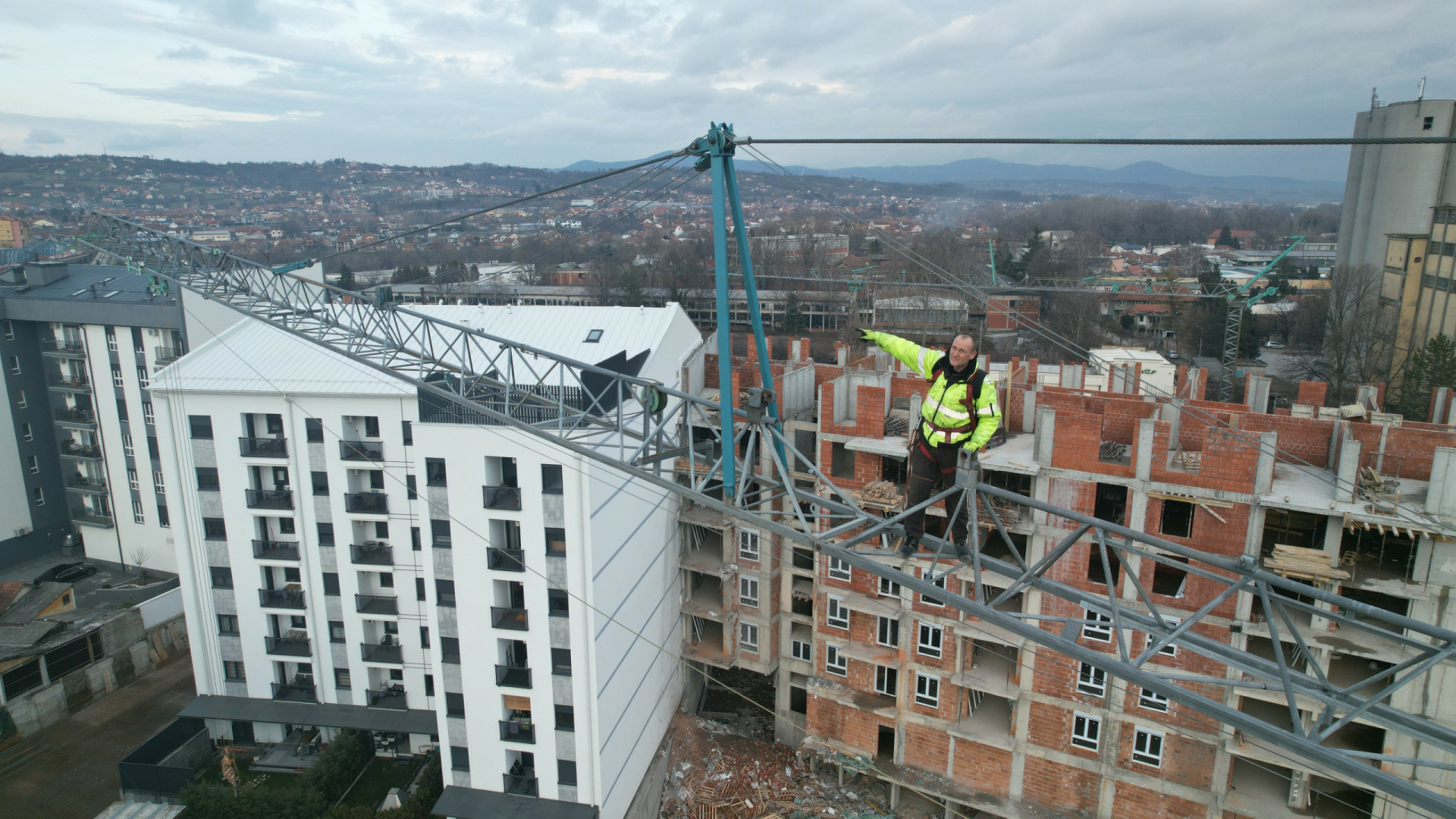 Malo ko bi se usudio: Radovan svakodnevno radi na visini od koje zastaje dah