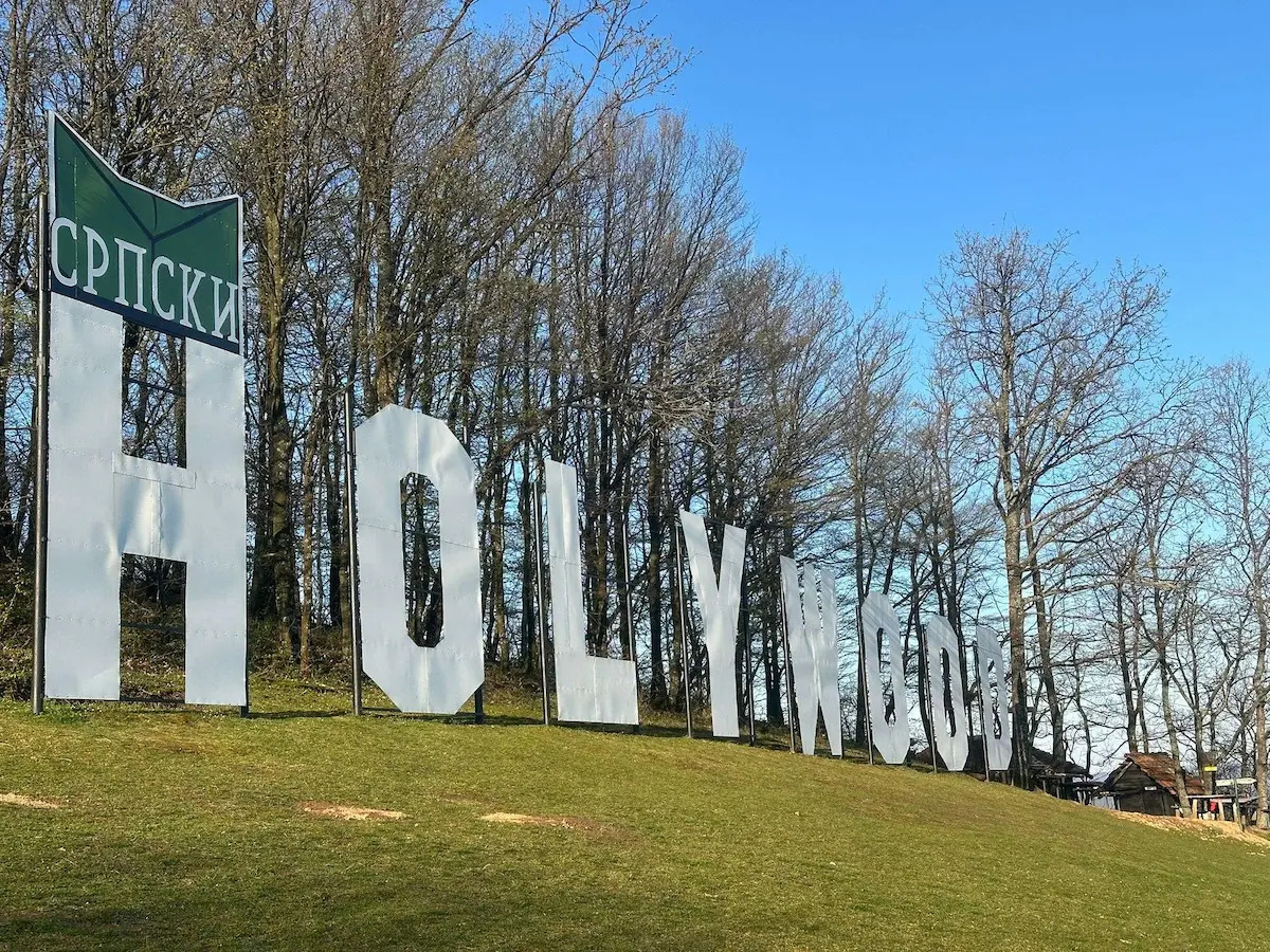 Cvrkut ptica i Čarobnjak iz Oza dočekuju vas na Srpskom Holivudu