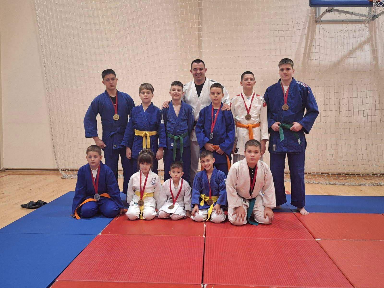 Mladi džudisti iz Čačka briljirali na međunarodnom turniru u Trebinju