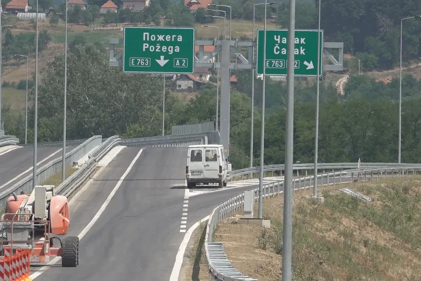 Vozači, ovo morate znati: Na auto-putu kod Pakovraća saobraćaj obustavljen u dve trake, u funkciji samo preticajna