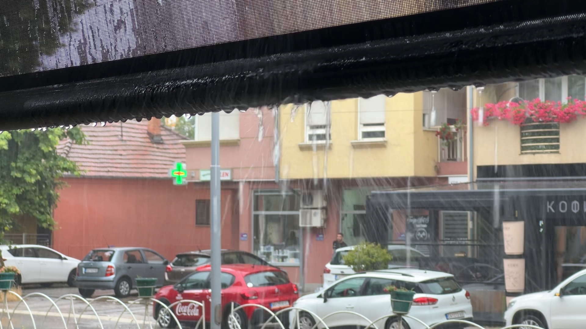 Pljusak se obrušio na Čačak posle tropskog talasa
