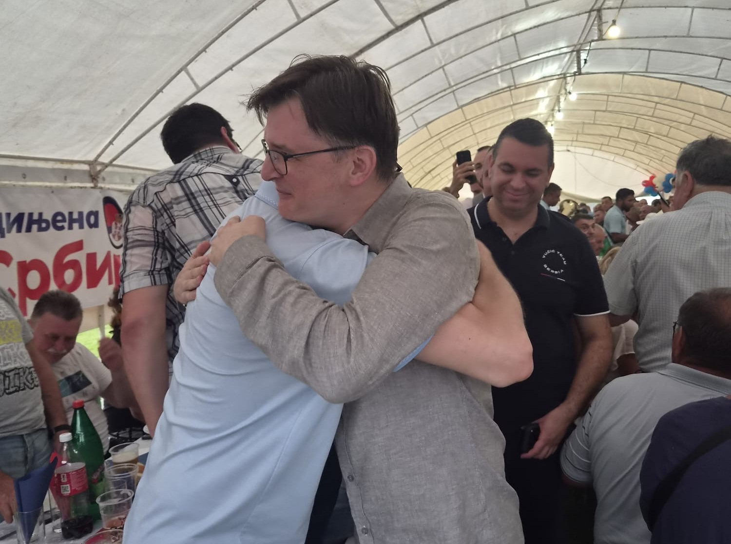 Jovanov oduševio Lučane, zapevao uživo veliki narodni hit: Ispraćen uz gromoglasan aplauz i uz poziv da dođe na Sabor trubača